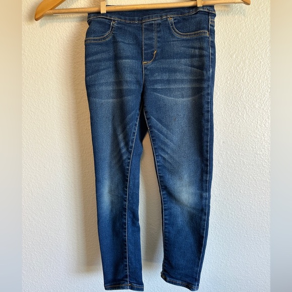 Classic Blue Girl’s Skinny Pull On Levi’s Jeans - Picture 1 of 5